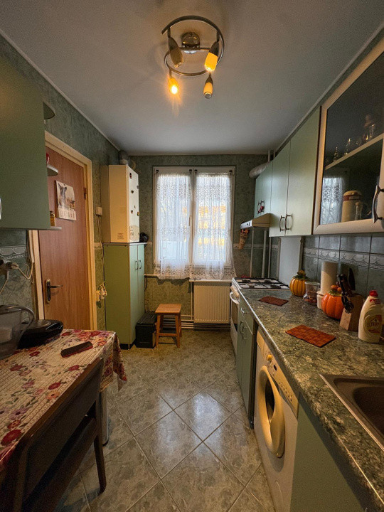 Apartament 3 camere cu centrala proprie zona Brancoveanu - Scoala 129