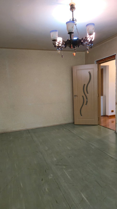 Apartament 3 camere-decomandat-zona Drumul Taberei