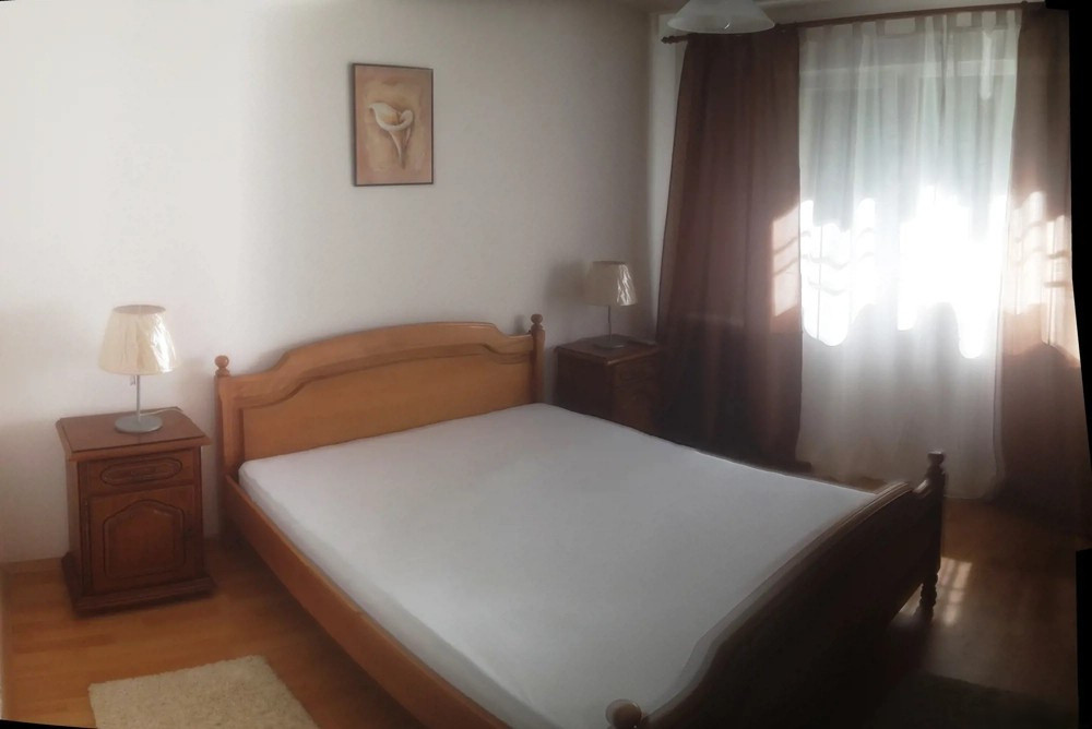 Apartament 2 camere-semidecomandat-zona Favorit/ Drumul Taberei