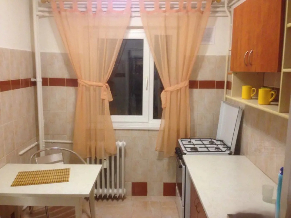 Apartament 2 camere-semidecomandat-zona Favorit/ Drumul Taberei