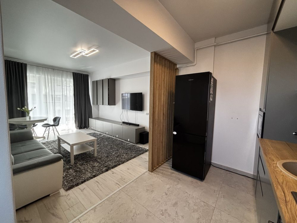 Apartament 3 camere-decomandat-parcare subteran-zona Trafic Greu