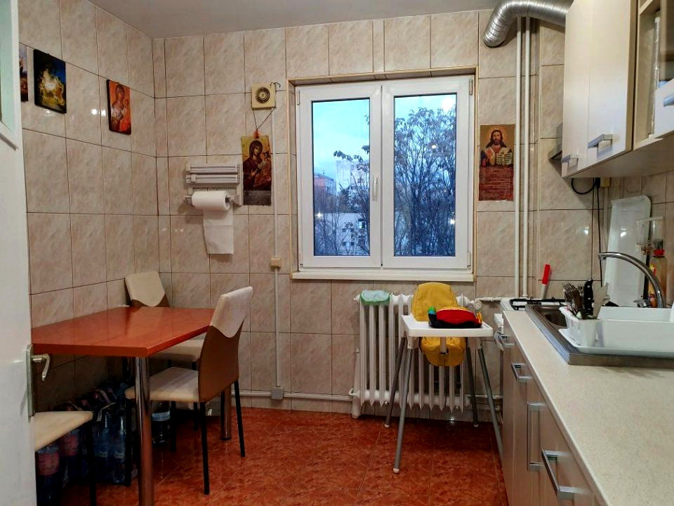 Apartament 3 camere - Zona Alexandru Obregia