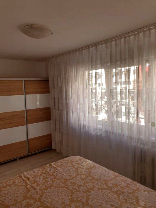 Apartament 3 camere - Zona Alexandru Obregia