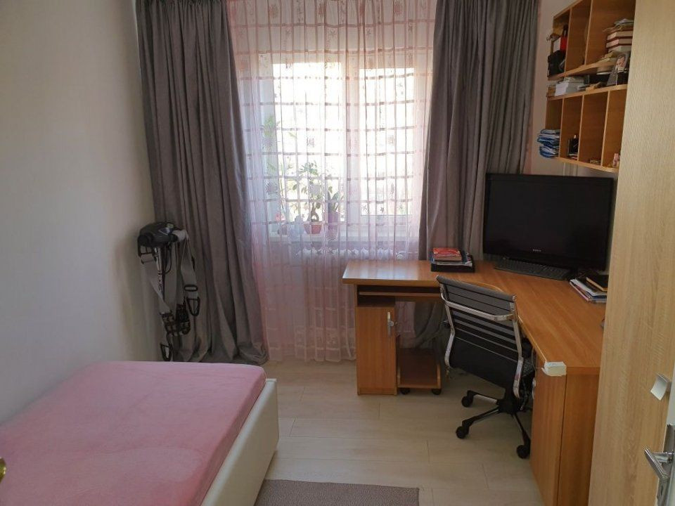 Apartament 3 camere - Zona Alexandru Obregia