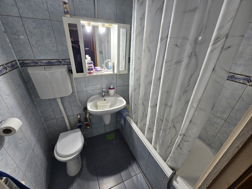 Apartament 3 camere-decomandat-zona Parc Drumul Taberei