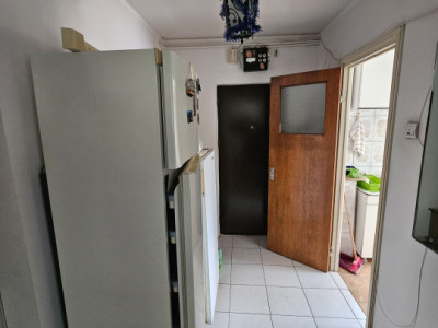 Apartament 3 camere-decomandat-zona Parc Drumul Taberei