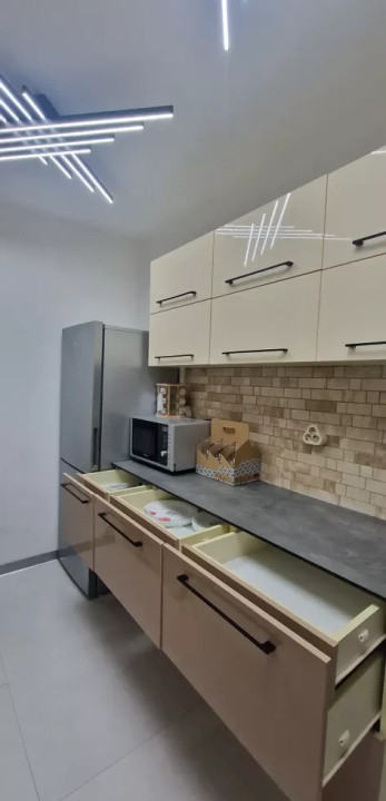 Apartament 2 cameremetrou Eroii Revolutiei