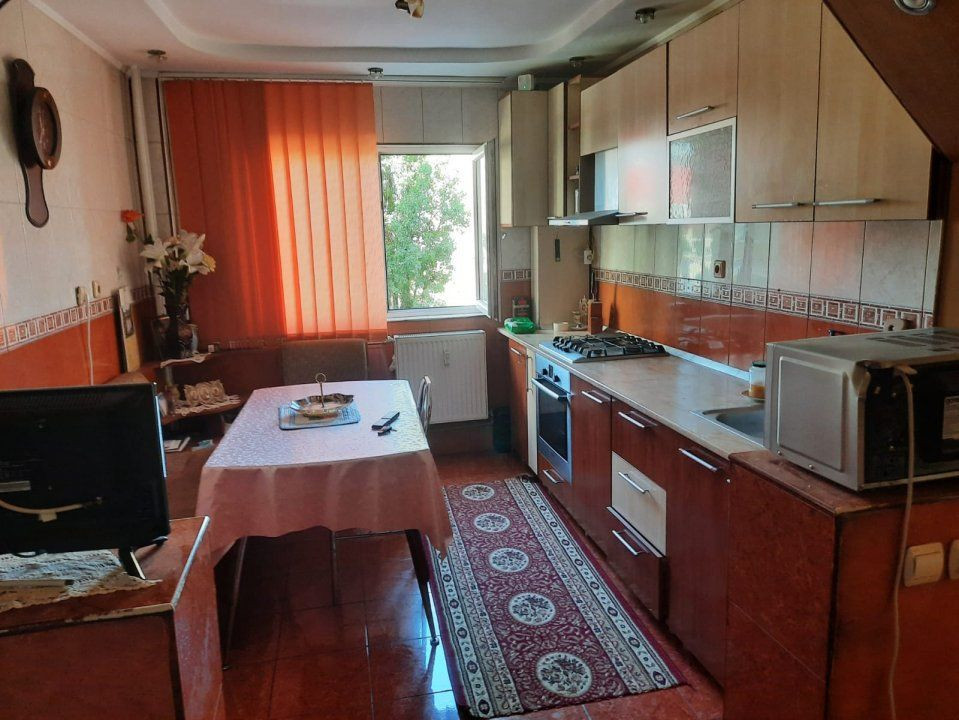 APARTAMENT 4 CAMERE-INTERSECTIE SEBASTIAN-CALEA RAHOVEI