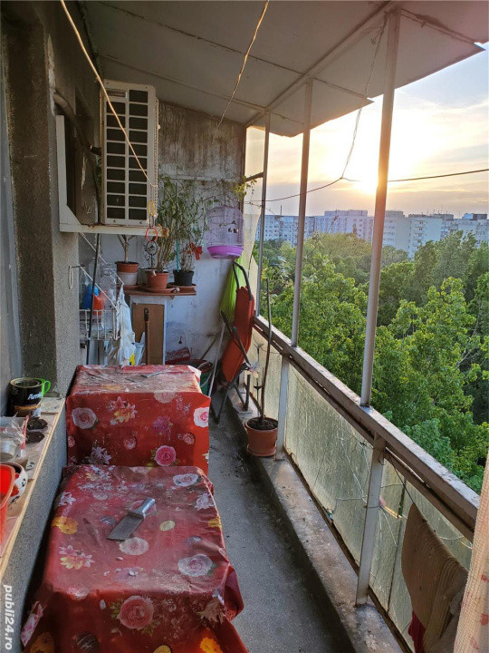 Apartament 3 camere-semidecomandat-zona Drumul Taberei - Favorit