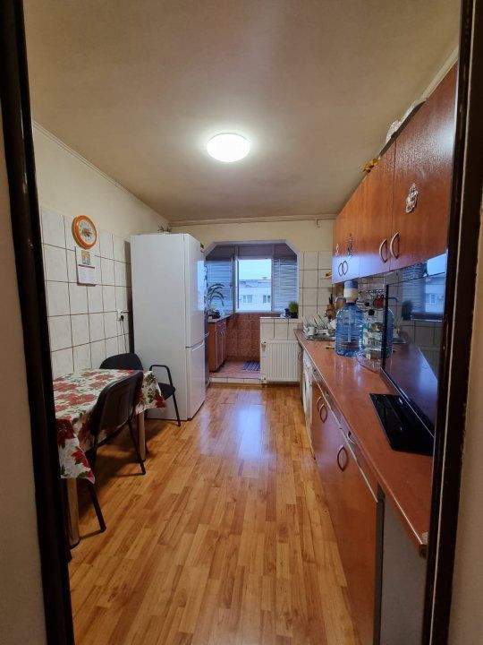 Apartament 4 Camere, Zona Aparatorii Patriei