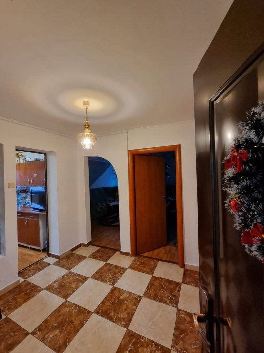 Apartament 4 Camere, Zona Aparatorii Patriei