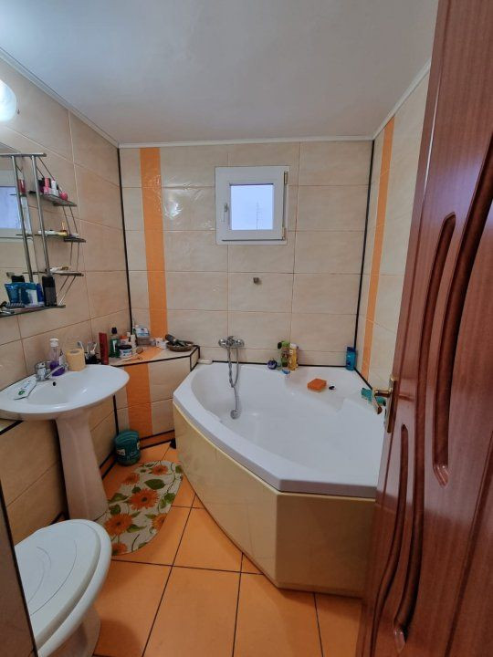 Apartament 4 Camere, Zona Aparatorii Patriei