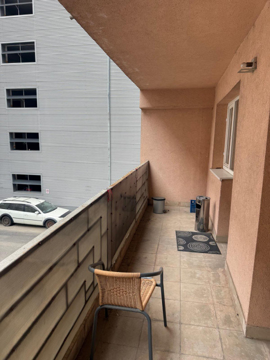 Apartament - 2 camere - decomandat - Vitan 