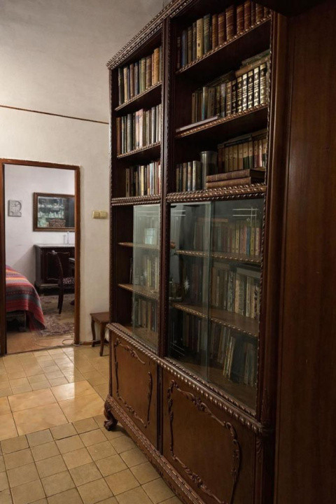 Apartament de vanzare 4 camere- decomandat-zona Pantelomon