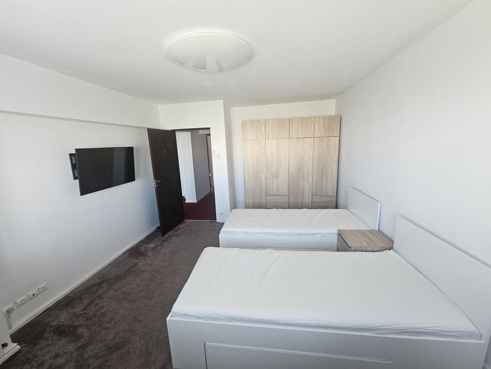 Apartament de vanzare-4 camere-decomandat-zona Unirii