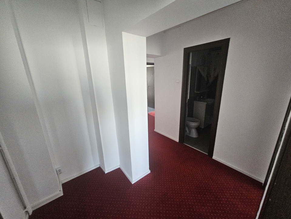 Apartament de vanzare-4 camere-decomandat-zona Unirii