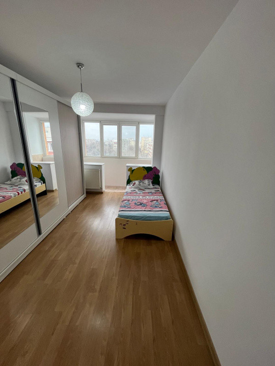 Apartament -4 camere - GIurgiului 