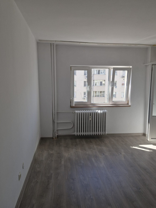 Garsoniera - Decomandata - MIhai Bravu 