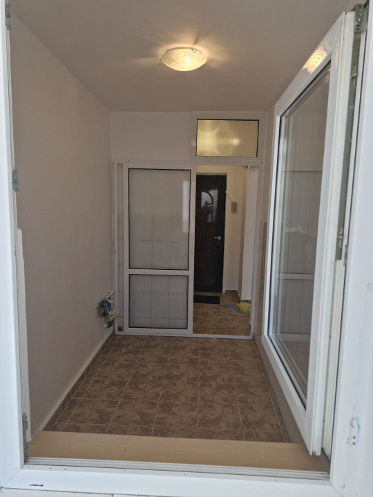 Garsoniera - Decomandata - MIhai Bravu 