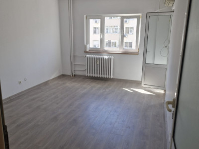 Garsoniera - Decomandata - MIhai Bravu 