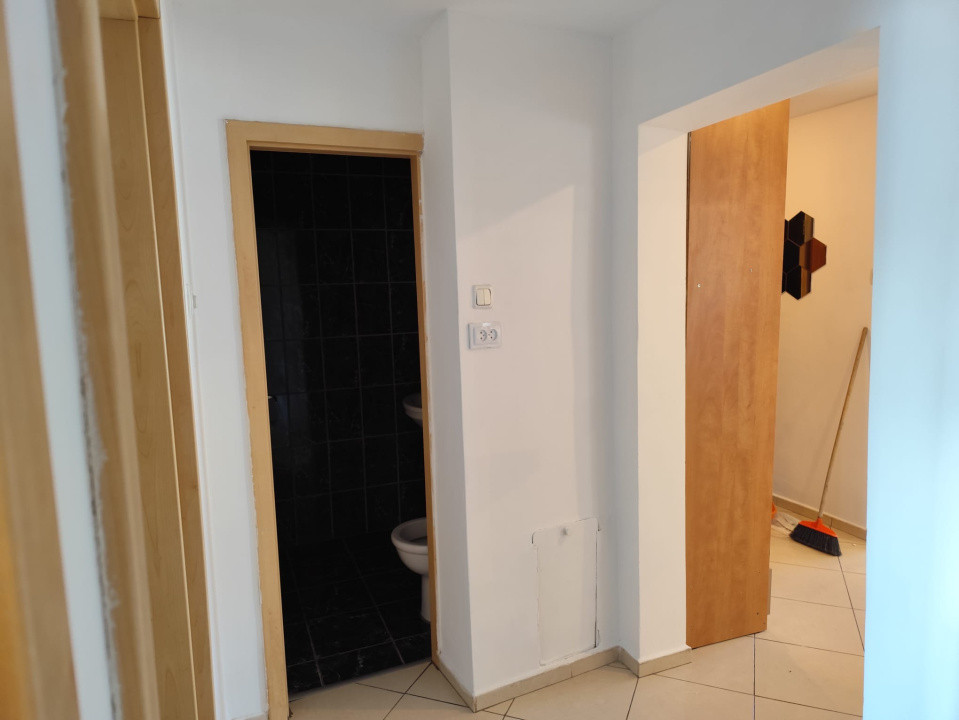 Apartament 3 camere - zona Mall Vitan