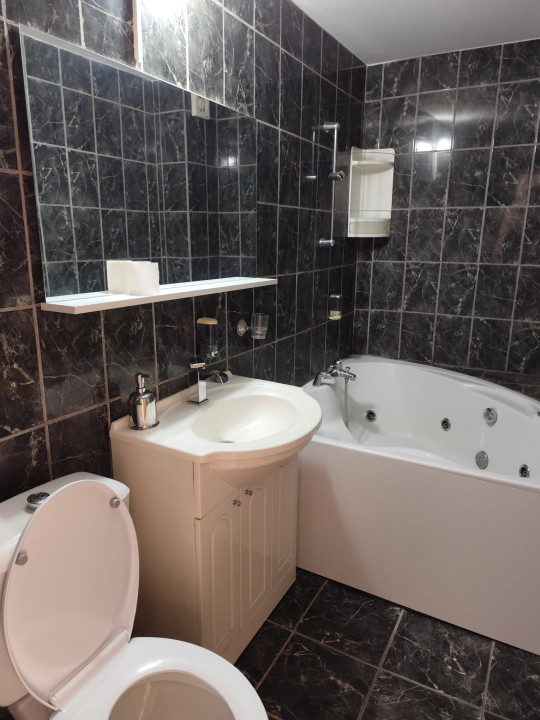 Apartament 3 camere - zona Mall Vitan