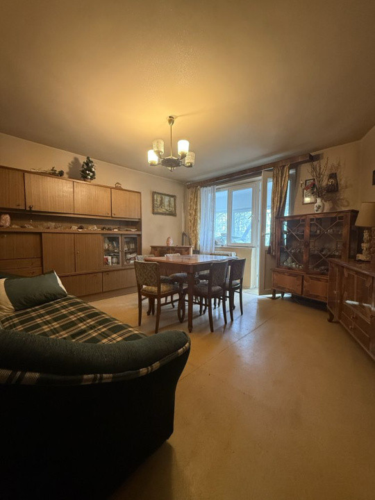 Apartament de vanzare-3 decomandat-zona Tineretului