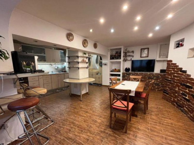 Apartament -4 camere - decomandat - Colentina 