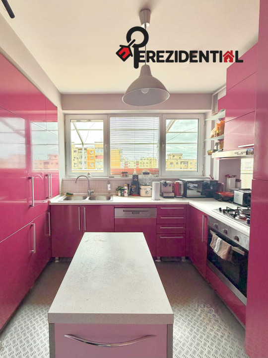 Apartament de vanzare– 4 camere-terasa-parcare-zona Tineretului