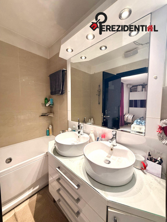 Apartament de vanzare– 4 camere-terasa-parcare-zona Tineretului