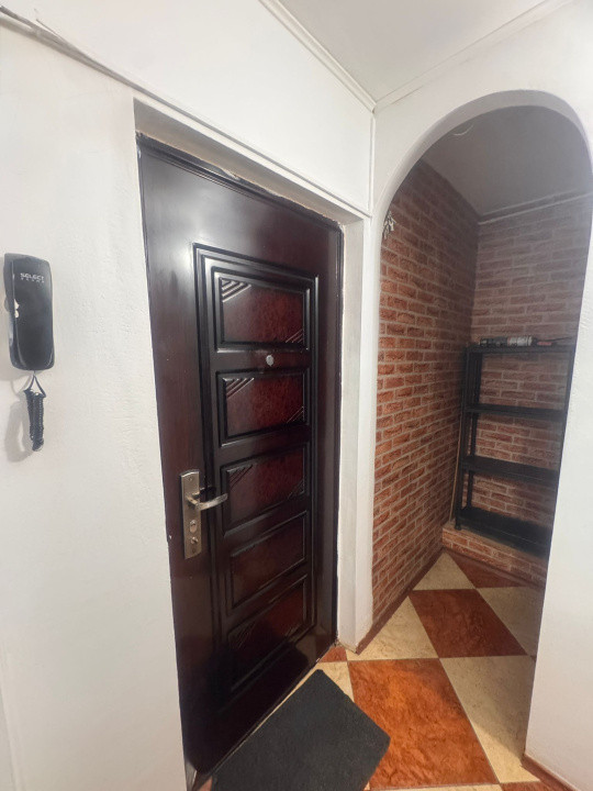 Apartament 3 camere-decomandat-zona Petre Ispirescu