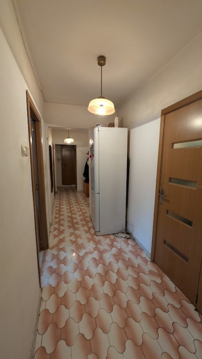 Apartament 4 camere-semidecomandat-zona Oltenitei / Brancoveanu