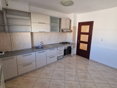 Apartament 2 camere -de inchiriat- decomandat- ultracentral- zona Unirii