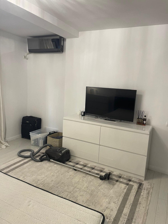 APARTAMENT 2 CAMERE PARC SEBASTIAN CU LOC PARCARE