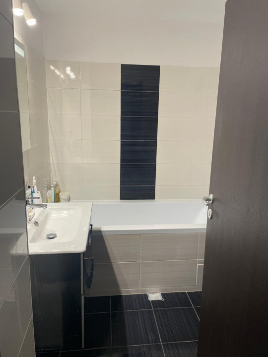 APARTAMENT 2 CAMERE PARC SEBASTIAN CU LOC PARCARE