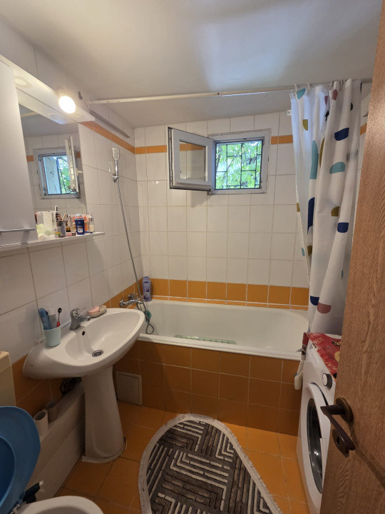 Apartament-de vanzare-2 camere-semidecomandat-zona Soseaua Oltenitei