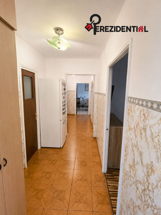 Apartamnet - 3 camere - decomandat - Tineretului 