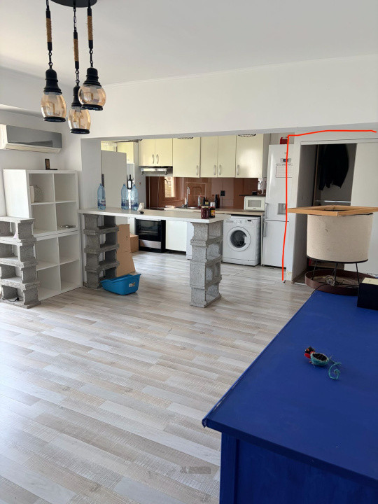 Apartament - 3 camere - semidecomandat - Tineretului 