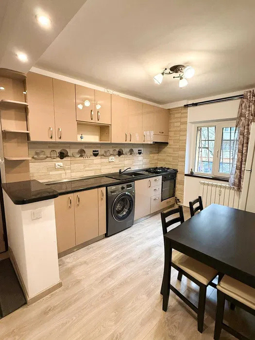 Apartament 3 camere  decomandat  Bolintineanu-Sebastian