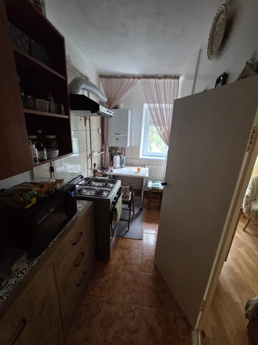 Apartament - 2 camere - semidecomandat -  Vitan 