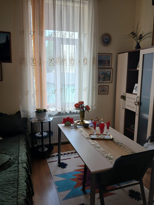 Apartament 5 camere in vila zona Armeneasca