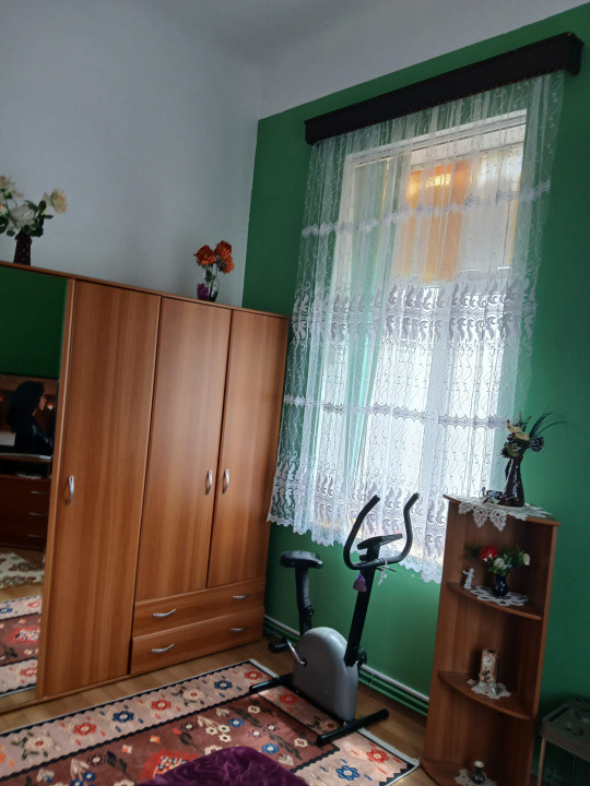 Apartament 5 camere in vila zona Armeneasca