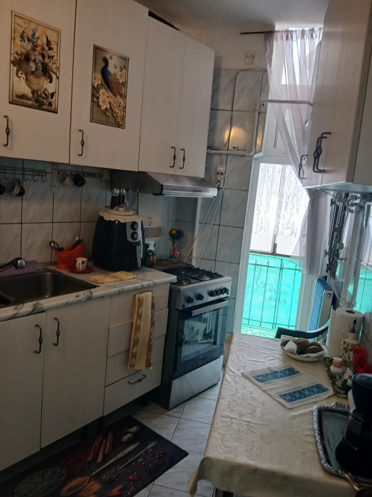 Apartament 5 camere in vila zona Armeneasca