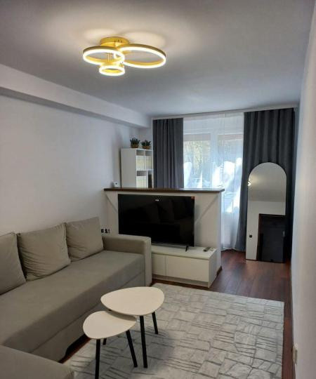 APARTAMENT 4 CAMERE BARCA MOBILAT UTILAT