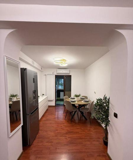 APARTAMENT 4 CAMERE BARCA MOBILAT UTILAT