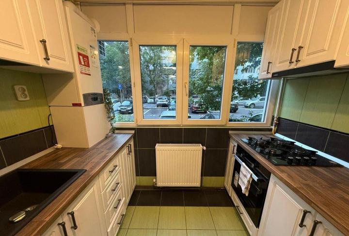 APARTAMENT 4 CAMERE BARCA MOBILAT UTILAT