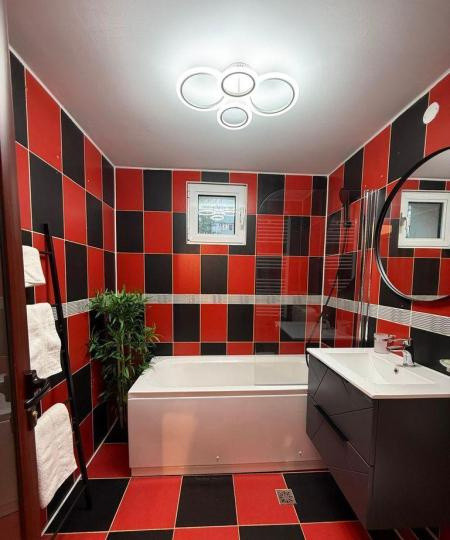 APARTAMENT 4 CAMERE BARCA MOBILAT UTILAT