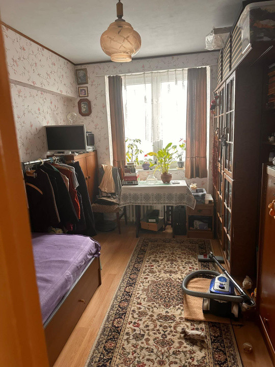 Apartament - 3 camere - decomandat - Tineretului 