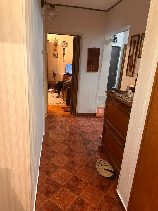 Apartament - 3 camere - decomandat - Tineretului 