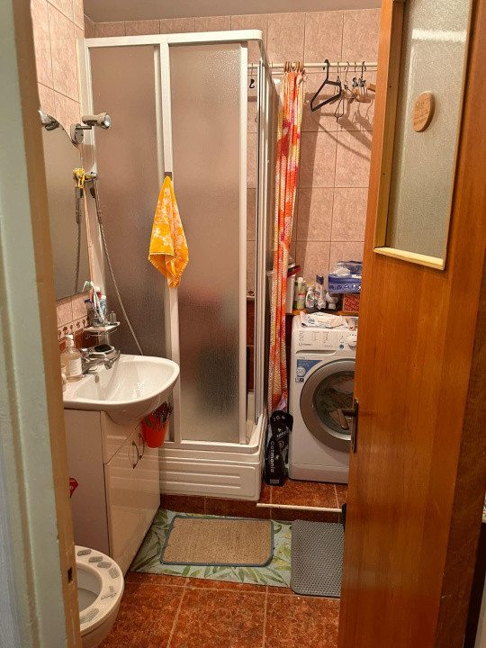 Apartament - 3 camere - decomandat - Tineretului 